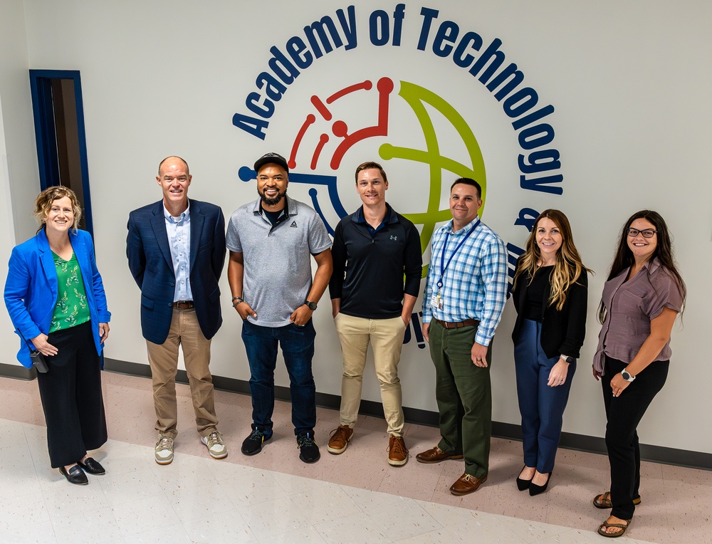 NSWC Dahlgren donates equipment to young innovators