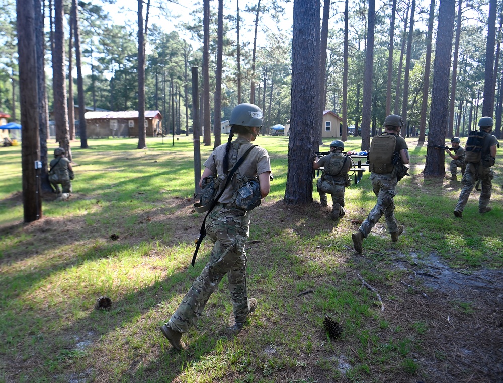 Operation Sluss-Tiller Qualifies Students