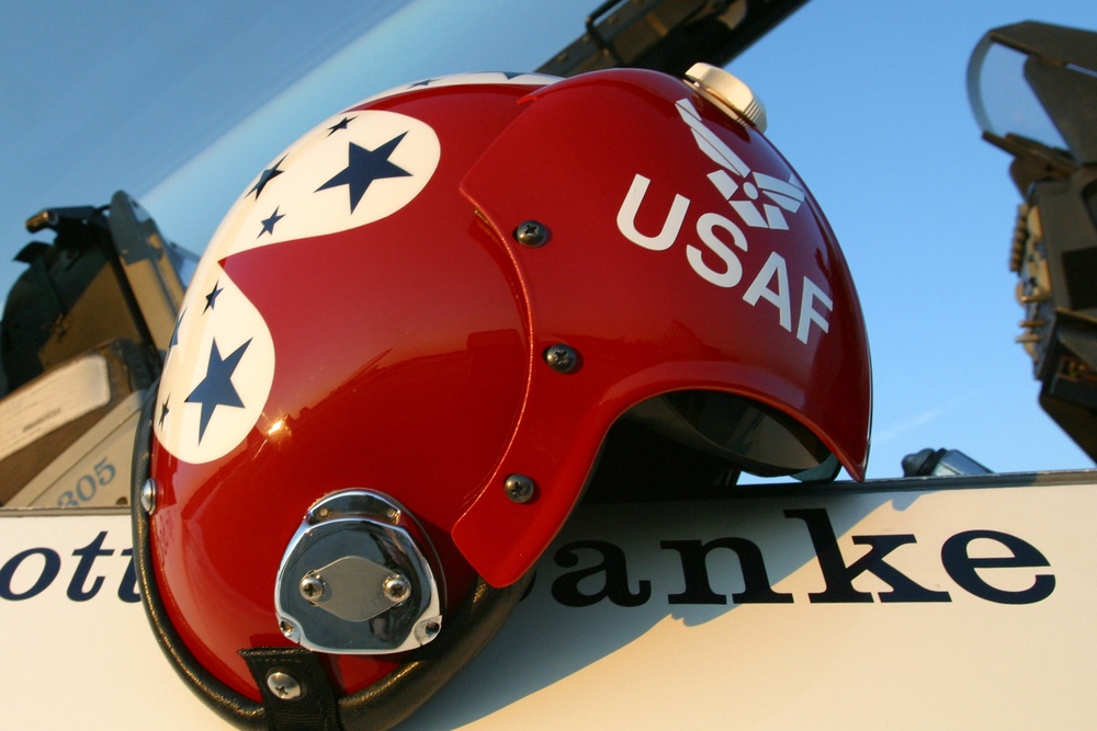 Thunderbirds arrive for first Atlantic City Air Show