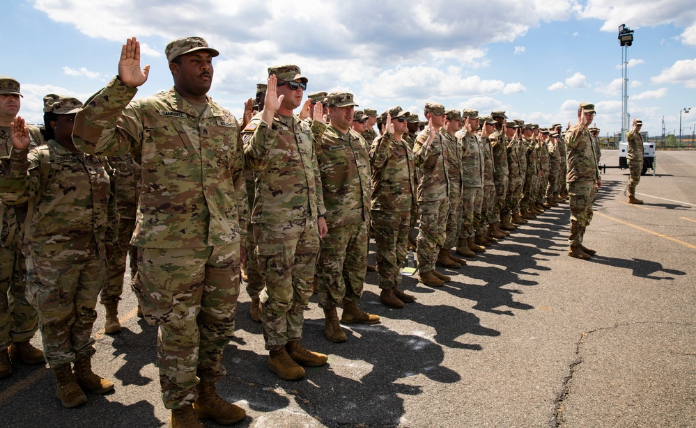 Guard Soldiers Swear in with the United States Marshals Service