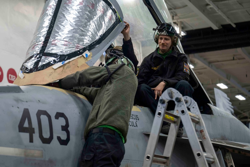 Abraham Lincoln participates in exercise Northern Edge 2025