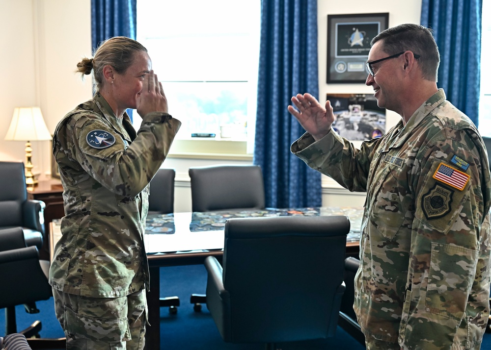 CSO Saltzman coins Maj. Gleason