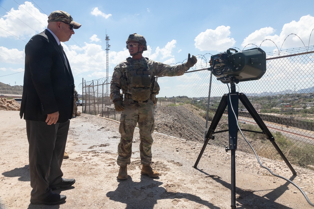 Senior advisers to the Secretary of Defense visit JTF-SB Soldiers at southern border
