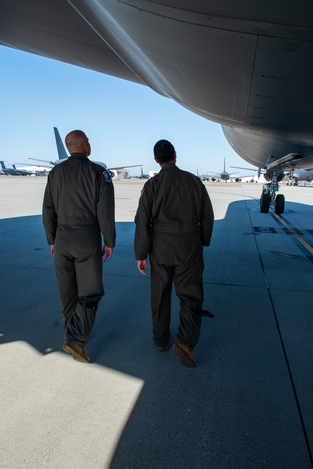 60th AMW/CC conducts fini-flight
