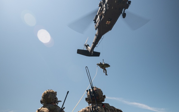 Green Berets, Virginia National Guard conduct helicopter medical evacuation training