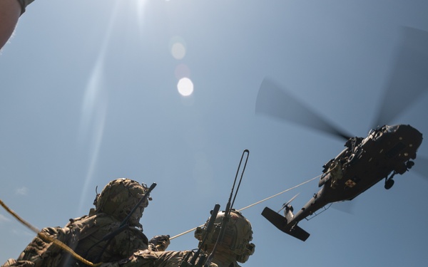 Green Berets, Virginia National Guard conduct helicopter medical evacuation training