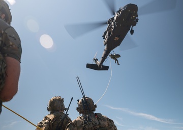 Green Berets, Virginia National Guard conduct helicopter medical evacuation training