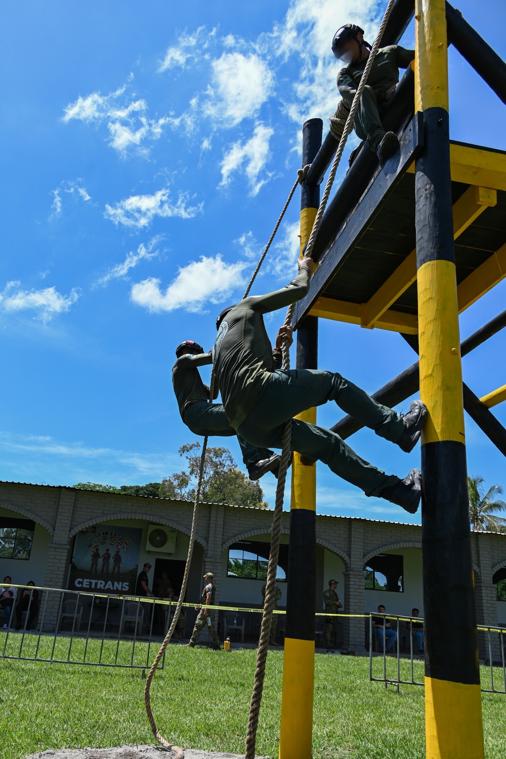 Fuerzas comando 2025 Obstacle Course