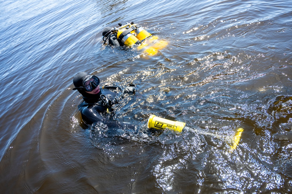 NAVFAC EXWC Tests Underwater Sonar, to Advance Capabilities of Fleet, Warfighter &amp;#xD;&amp;#xA;