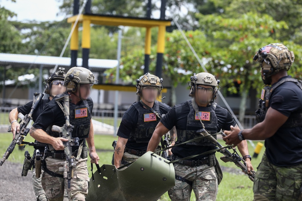 Fuerzas Comando 2025 Combine Assaults