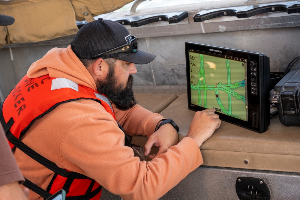 NAVFAC EXWC Tests Underwater Sonar, to Advance Capabilities of Fleet, Warfighter &amp;#xD;&amp;#xA;
