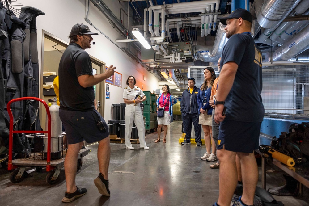 Sailors Participate in Community Outreach Event During Springfield-Branson Navy Week