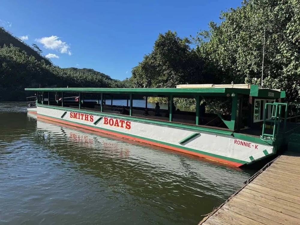 U.S. Coast Guard responds to sunken vessel in the Wailua River