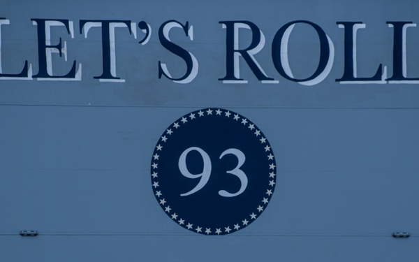 SECNAV visits USS Somerset (LPD 25)