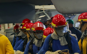 USS Iwo Jima Conducts DC Drill