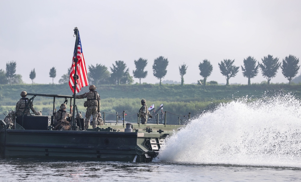 2ID and ROK Army Conduct Combined Wet Gap Crossing Training for UFS25.