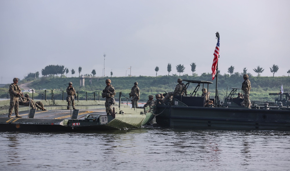 2ID and ROK Army Conduct Combined Wet Gap Crossing Training for UFS25.