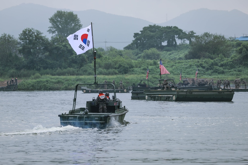 2ID and ROK Army Conduct Combined Wet Gap Crossing Training for UFS25.