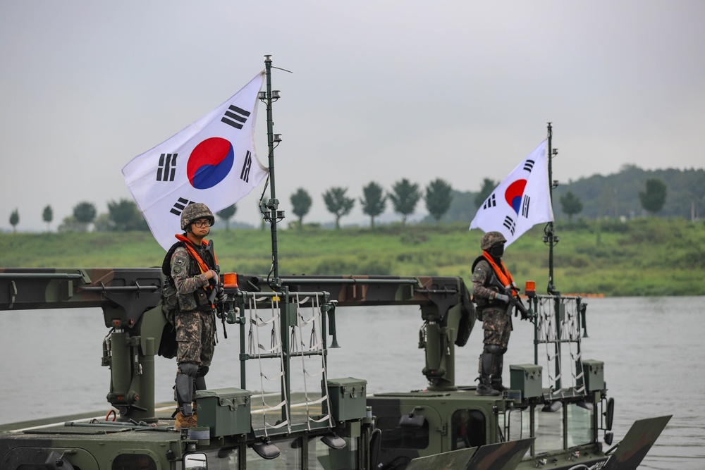 2ID and ROK Army Conduct Combined Wet Gap Crossing Training for UFS25.