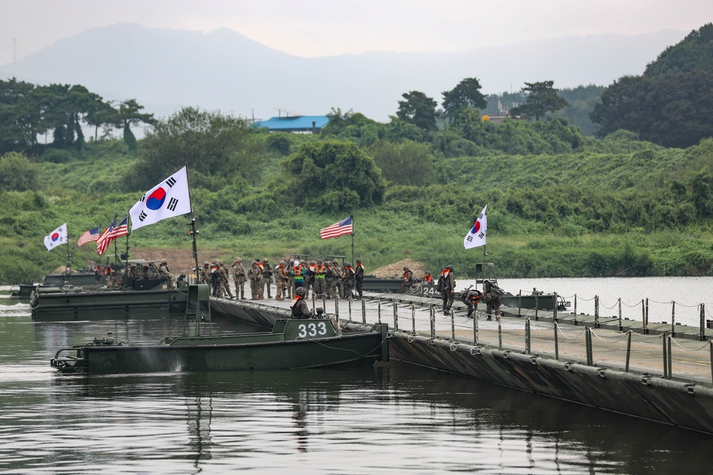 2ID and ROK Army Conduct Combined Wet Gap Crossing Training for UFS25.