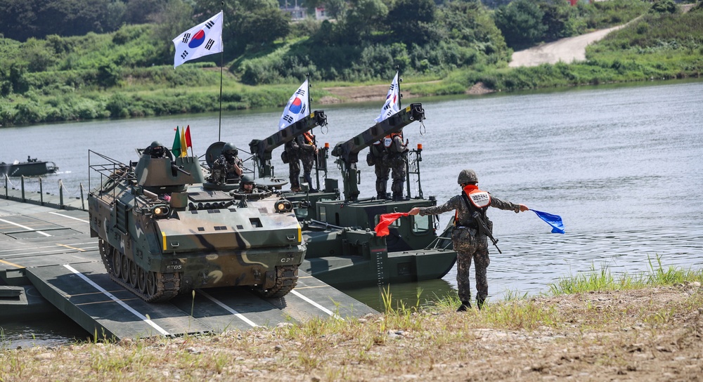 2ID and ROK Army Conduct Combined Wet Gap Crossing Training for UFS25.