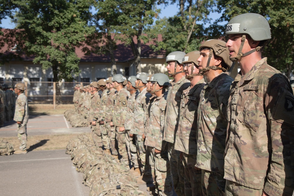 Sabalauski Air Assault School Conducts Phase One on MKAB, Romania