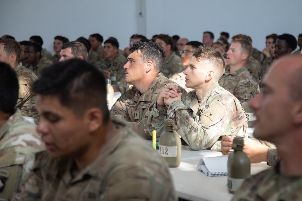 Sabalauski Air Assault School Conducts Phase One on MKAB, Romania