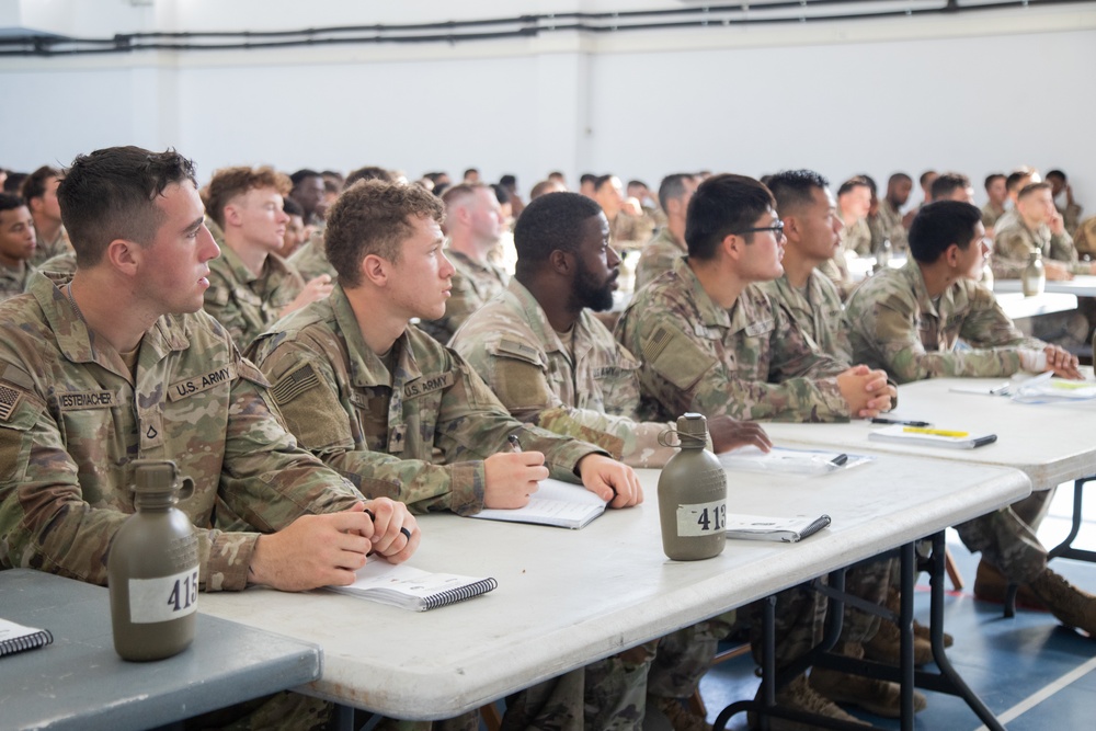 Sabalauski Air Assault School Conducts Phase One on MKAB, Romania