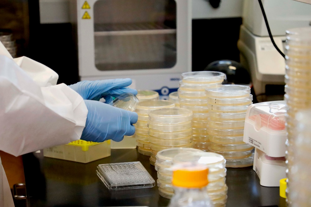 Navy Medicine and Army Medicine Researchers Submit Provisional Patent for Antimicrobial Therapy