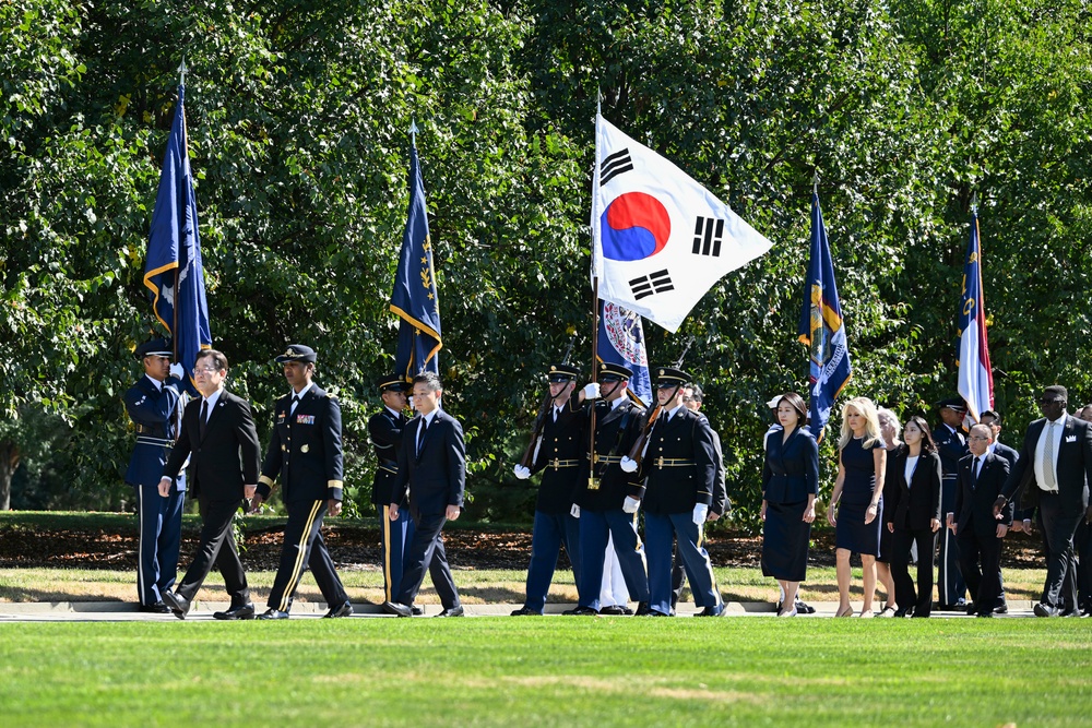 South Korean President Lee Jae Myung Participates in an Armed Forces Full Honors Wreath-Laying Ceremony at the Tomb of the Unknown Soldier