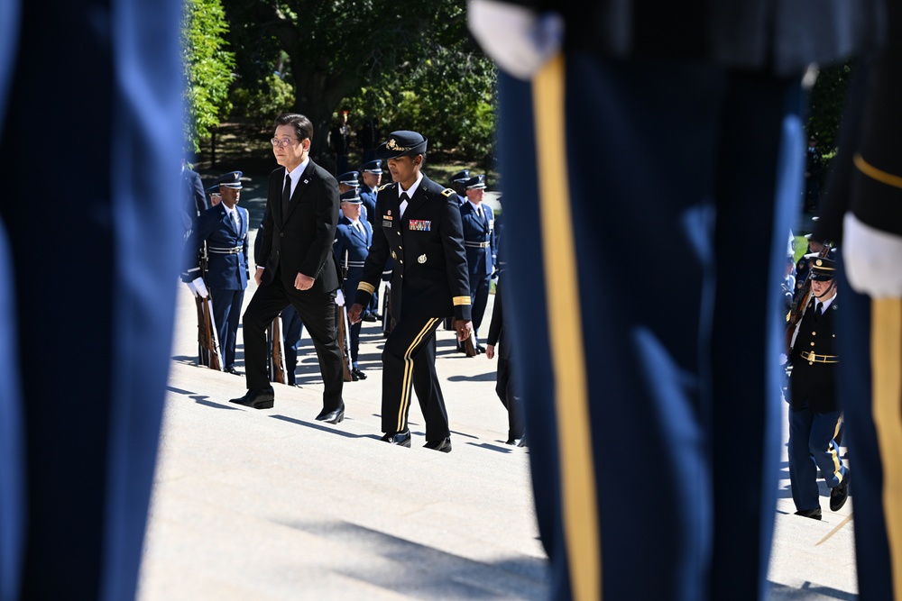 South Korean President Lee Jae Myung Participates in an Armed Forces Full Honors Wreath-Laying Ceremony at the Tomb of the Unknown Soldier