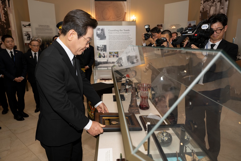 South Korean President Lee Jae Myung Participates in an Armed Forces Full Honors Wreath-Laying Ceremony at the Tomb of the Unknown Soldier