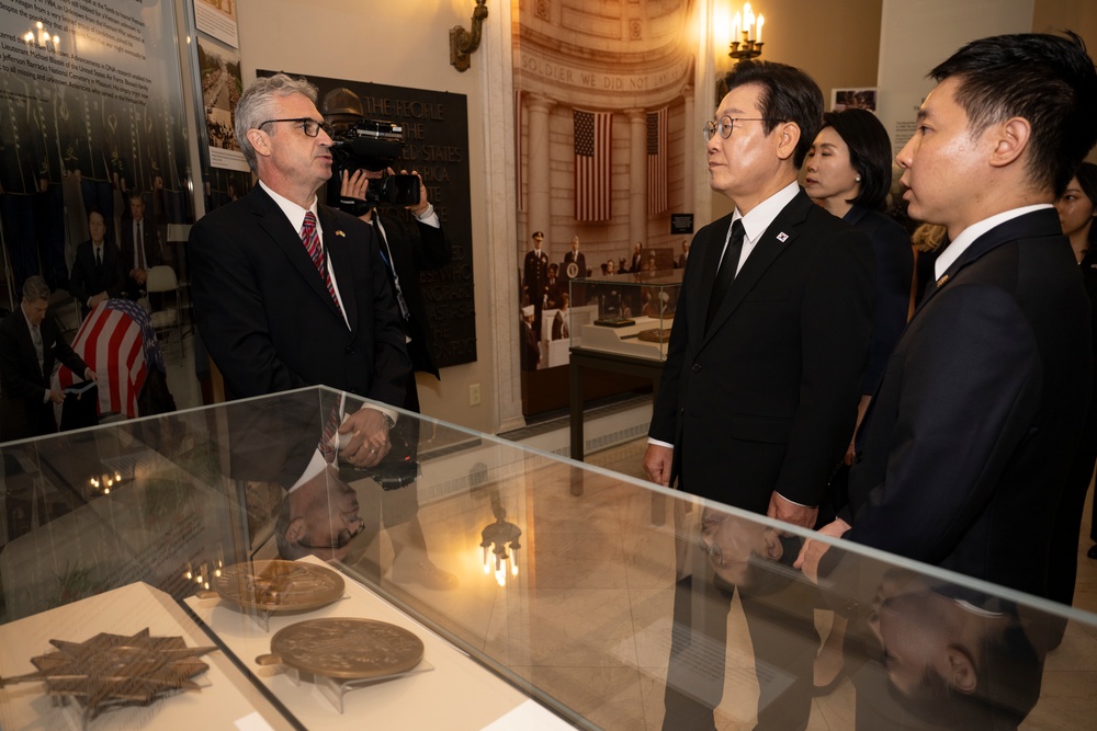 South Korean President Lee Jae Myung Participates in an Armed Forces Full Honors Wreath-Laying Ceremony at the Tomb of the Unknown Soldier