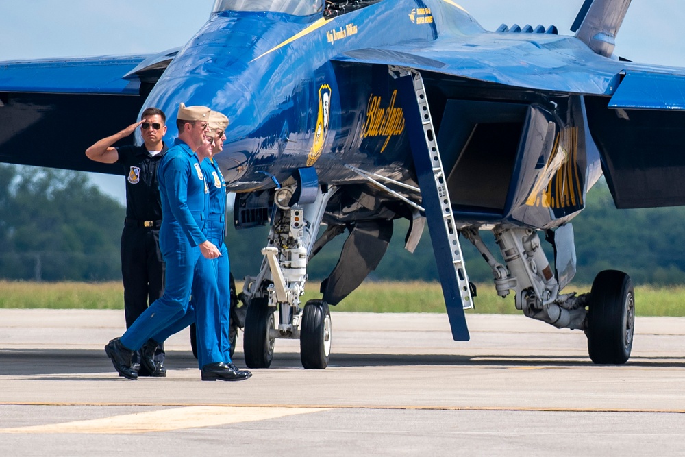 Blue Angels prepare to take the skies during Columbus Air Show