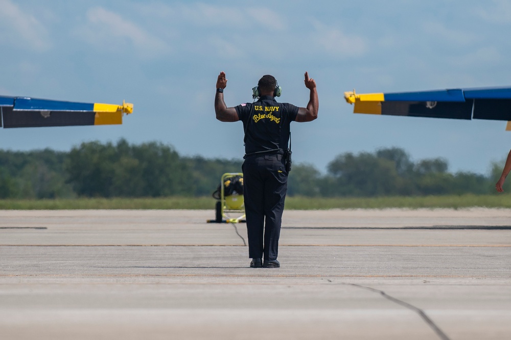 Blue Angels prepare to take the skies during Columbus Air Show
