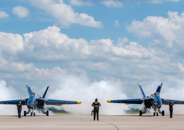 Blue Angels prepare to take the skies during Columbus Air Show