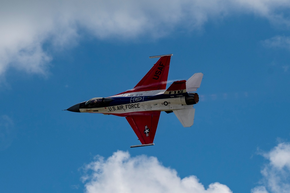 USAF F-16 Viper Demo Team performs at Columbus Air Show