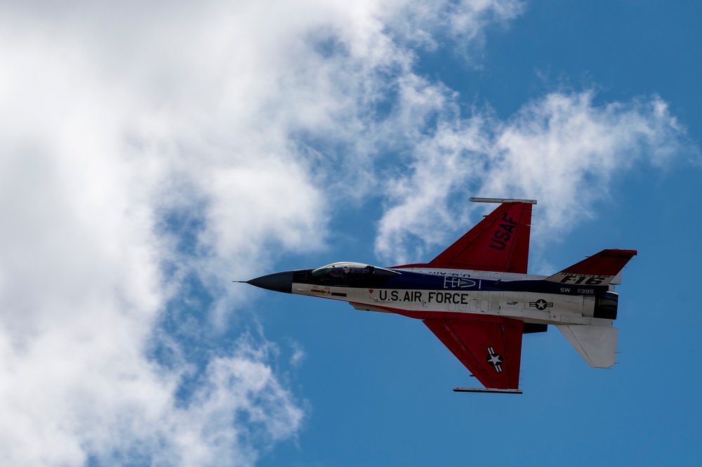 USAF F-16 Viper Demo Team performs at Columbus Air Show