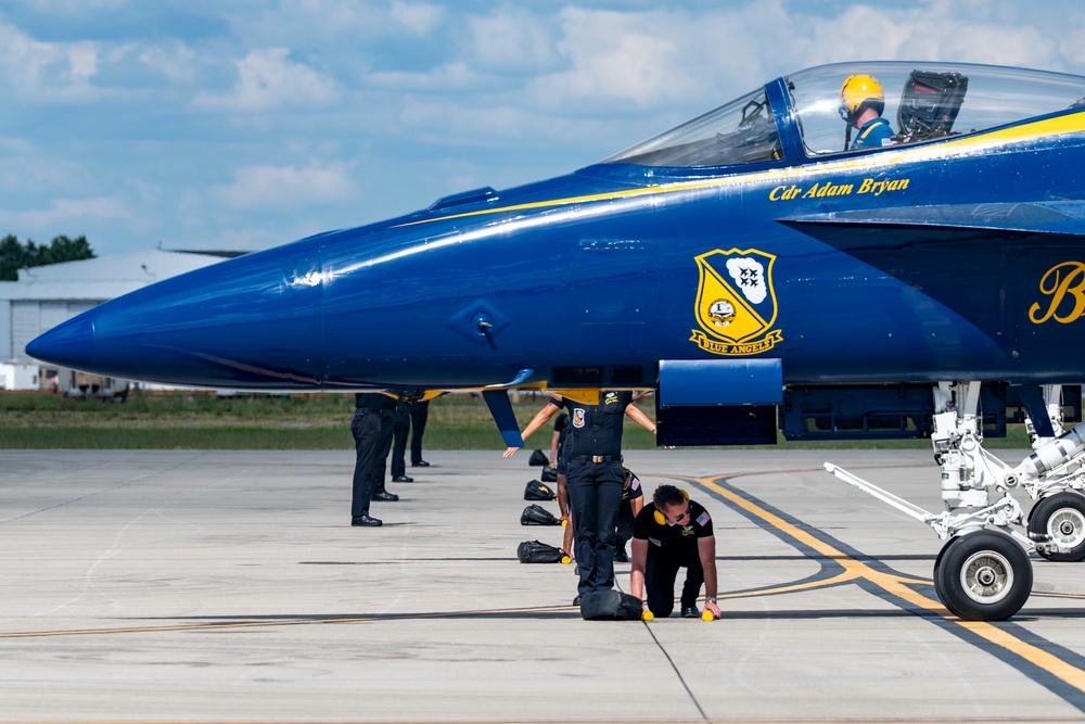 Blue Angels return from aerial performance during the Columbus Air Show