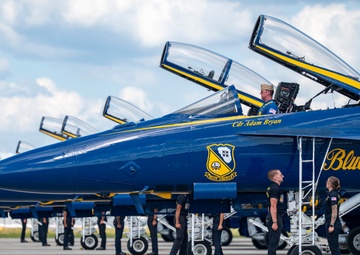 Blue Angels return from aerial performance during the Columbus Air Show