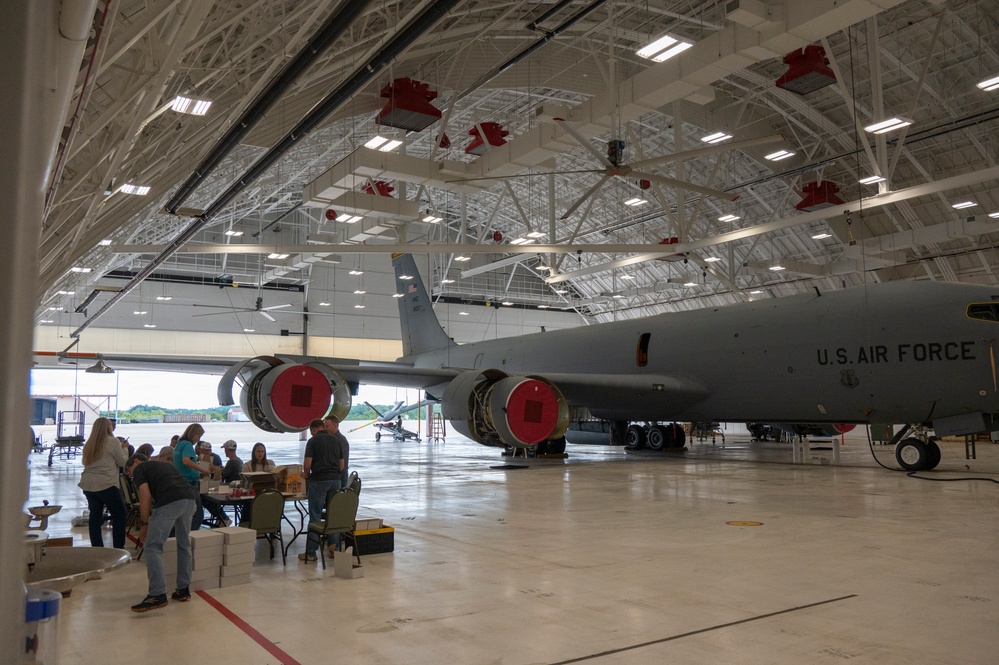 Community Leaders Join Forces at 171st to Support Deployed Airmen