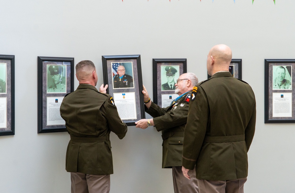 101st ABN DIV Inducts Kenneth David in MoH Rotunda