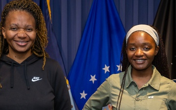 Valley mother and daughter enlist in the U.S. Army.