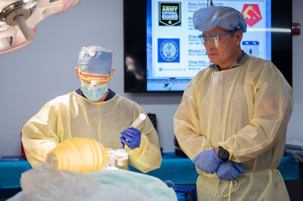 Massachusetts Guard, Paraguayan Armed Forces sharpen critical care skills