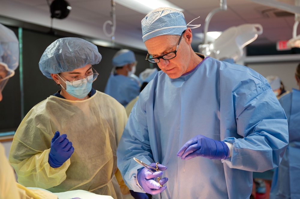 Massachusetts Guard, Paraguayan Armed Forces sharpen critical care skills
