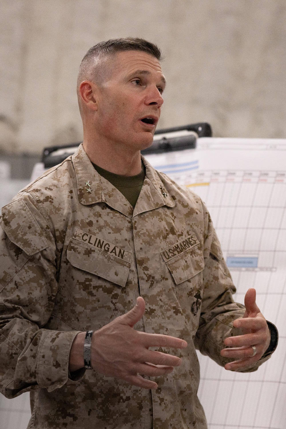 Rep. Jay Obernolte and Maj. Gen. Clingan visit 6th Marines COC