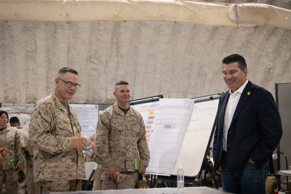 Rep. Jay Obernolte and Maj. Gen. Clingan visit 6th Marines COC