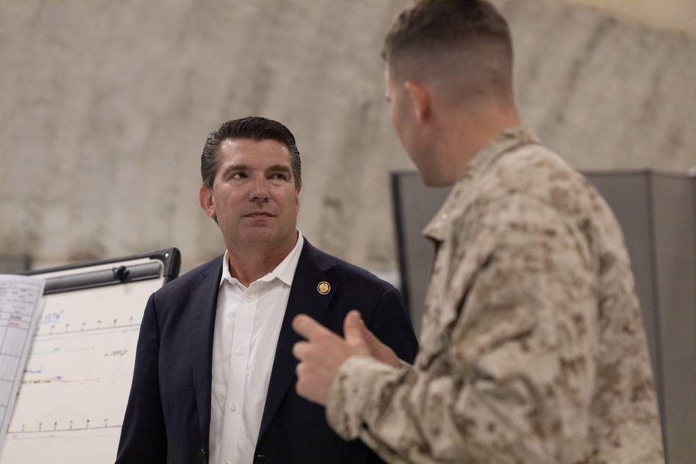 Rep. Jay Obernolte and Maj. Gen. Clingan visit 6th Marines COC