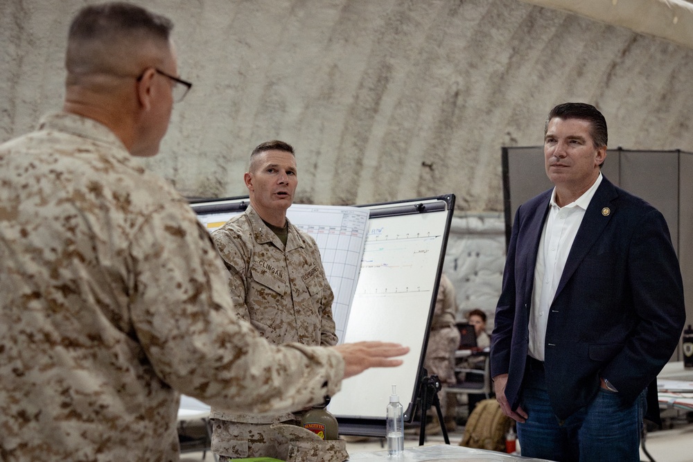 Rep. Jay Obernolte and Maj. Gen. Clingan visit 6th Marines COC