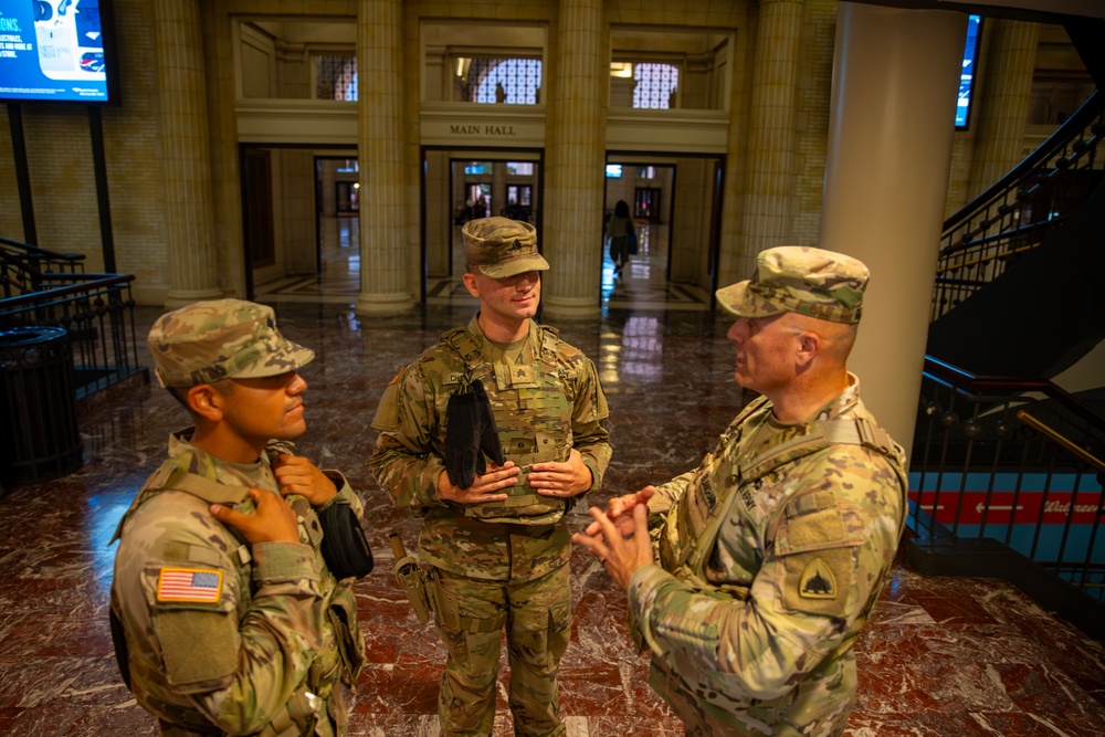 DCNG Commanding General Meets with Soldiers Supporting the D.C. Safe and Beautiful Task Force